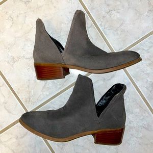 Steve Madden, W9, gray booties